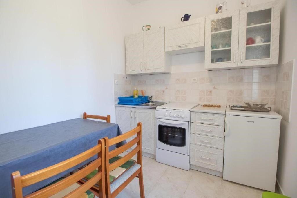 Nedjeljko Apartment *